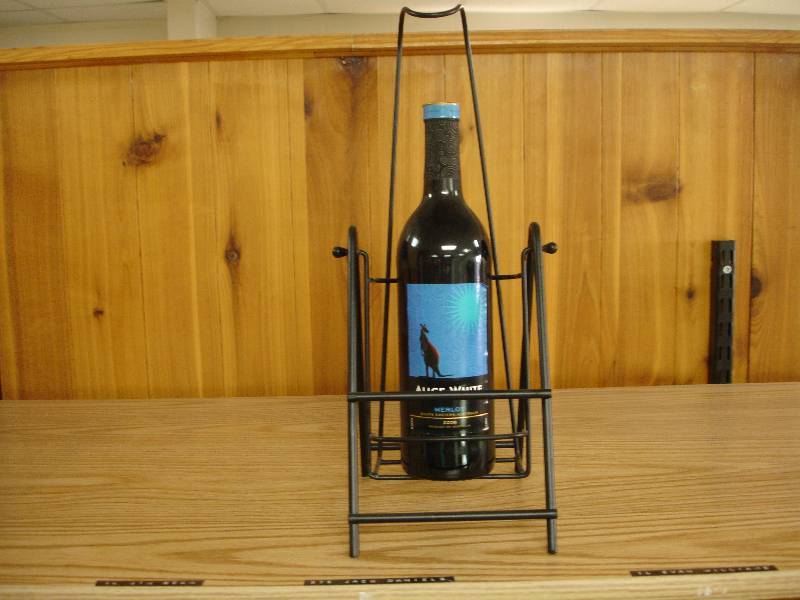 lot 19 image: Bottle Holder