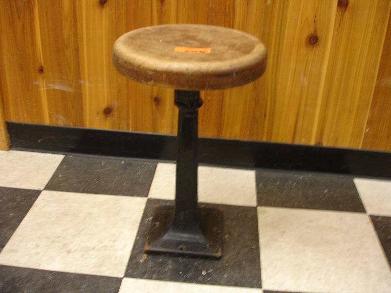 lot 35 image: Stool