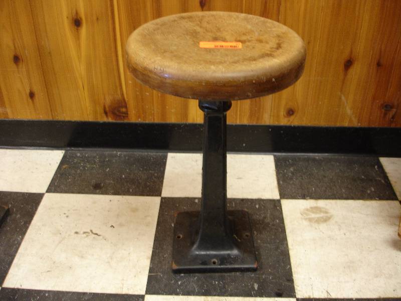 lot 37 image: Stool