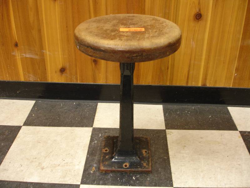 lot 43 image: Stool