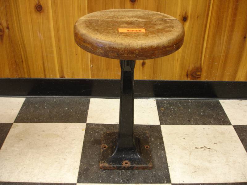 lot 44 image: Stool