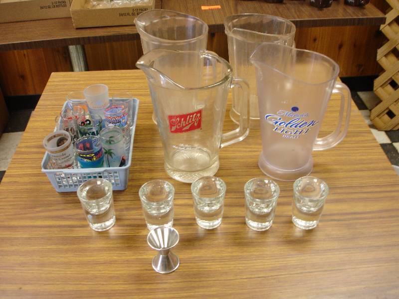 lot 61 image: Assorted Bar Glassware