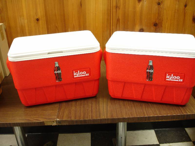 lot 67 image: 2 Coolers