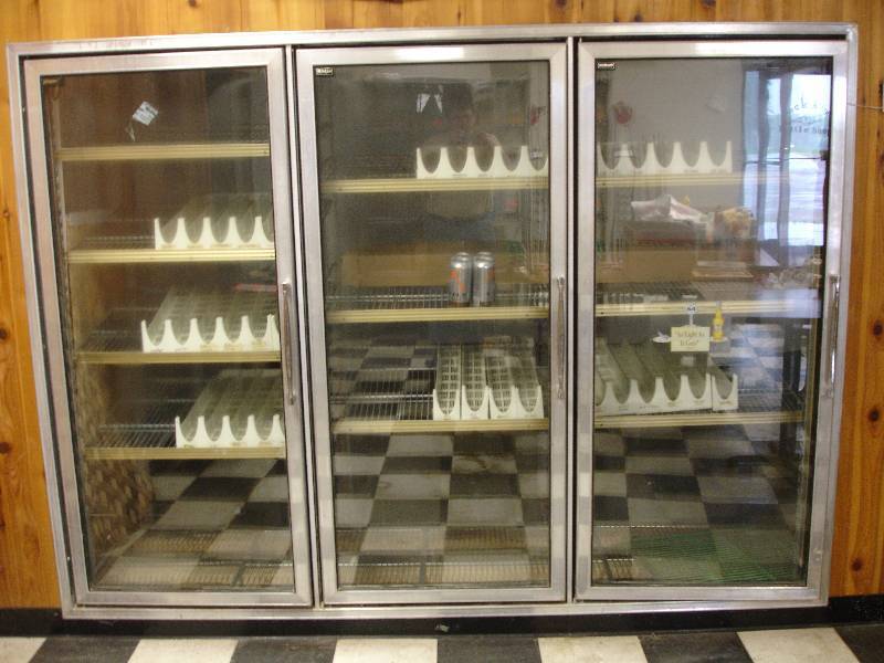 lot 117 image: Cooler Doors