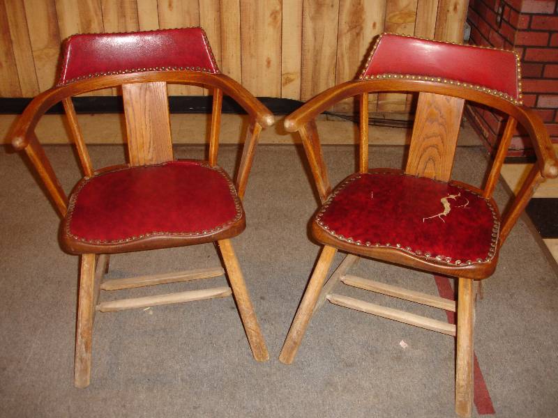 lot 124 image: Chairs