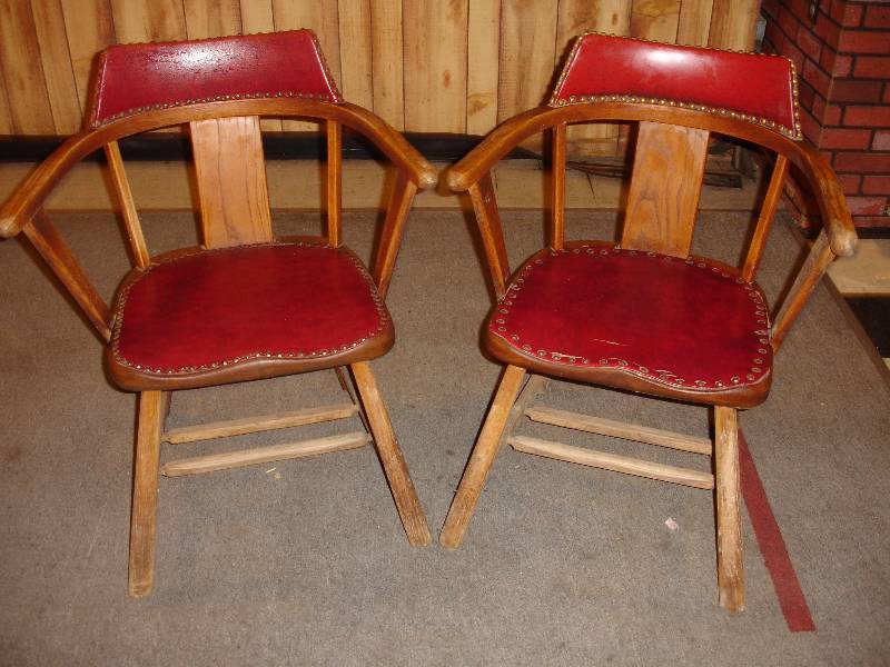 lot 125 image: Chairs