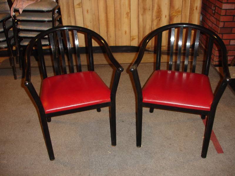 lot 137 image: Chairs