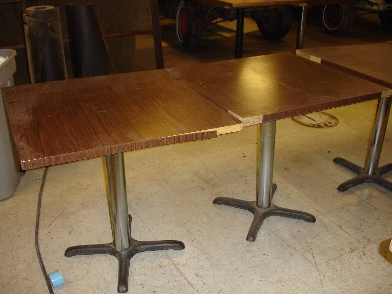 lot 175 image: Tables