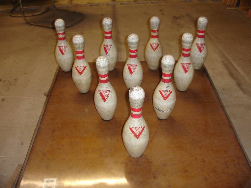 lot 206 image: Bowling Pins