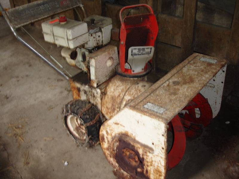 lot 188 image: Jacobson Snowblower