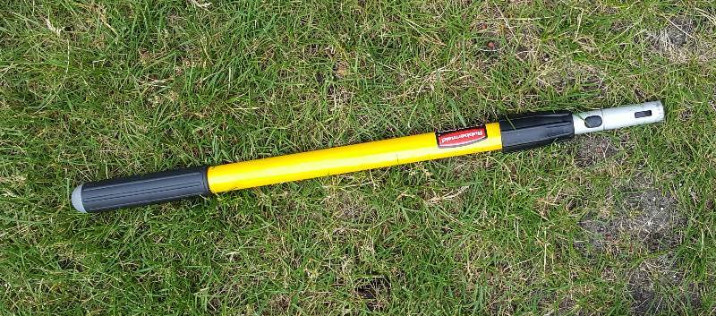 Rubbermaid Hygen 20 - 40 Quick Connect short extension handle