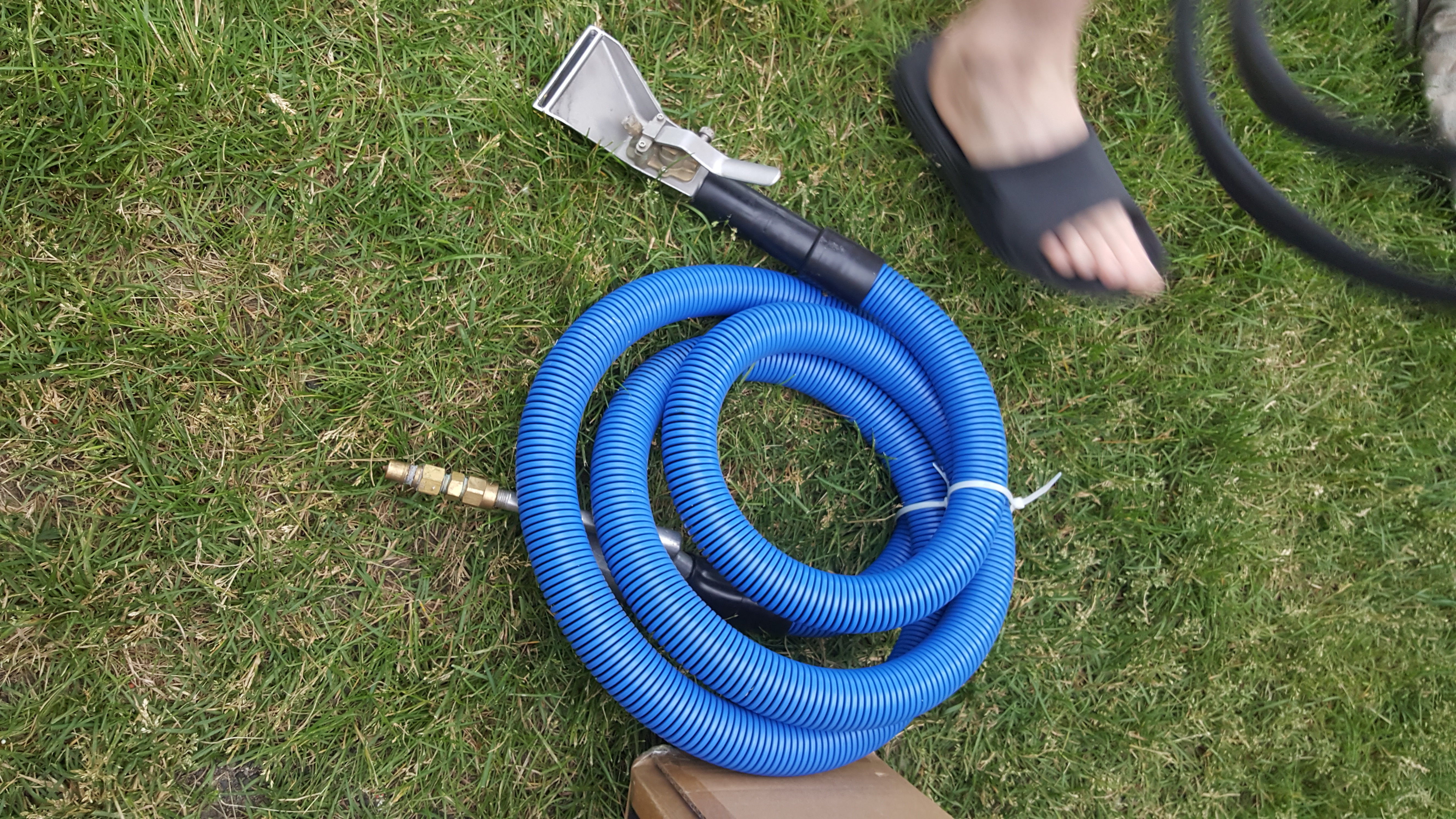 Blue extension for floor machine