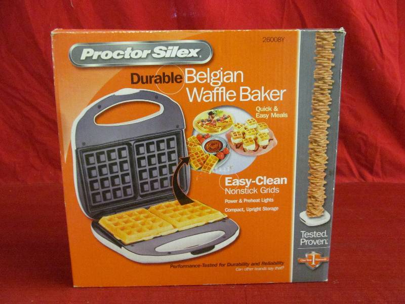 lot 5 image: Belgian Waffle Baker