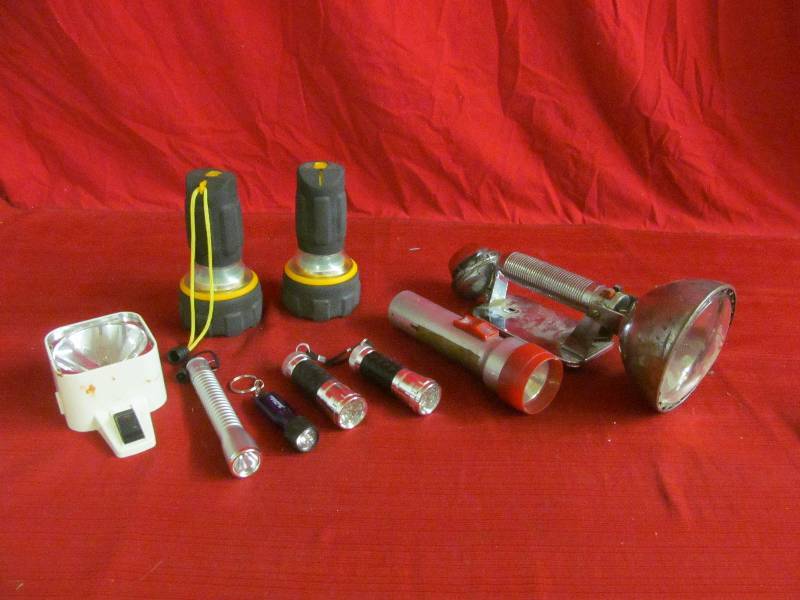 lot 28 image: Flashlights