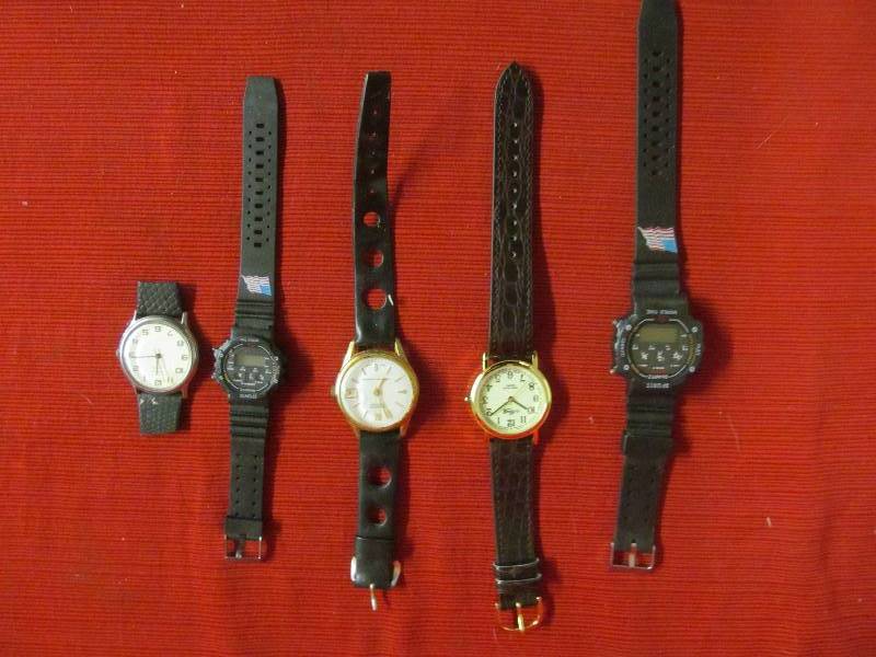 lot 29 image: Watches