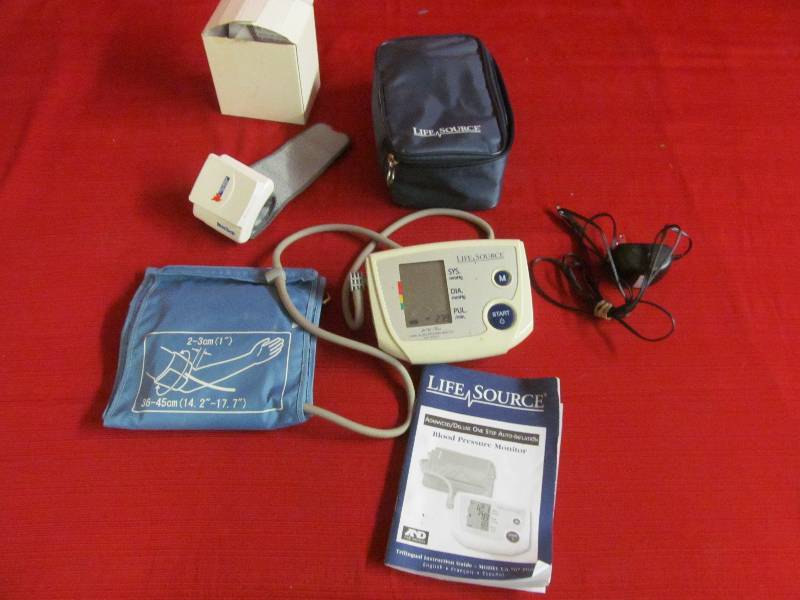 lot 30 image: Blood Pressure Monitors