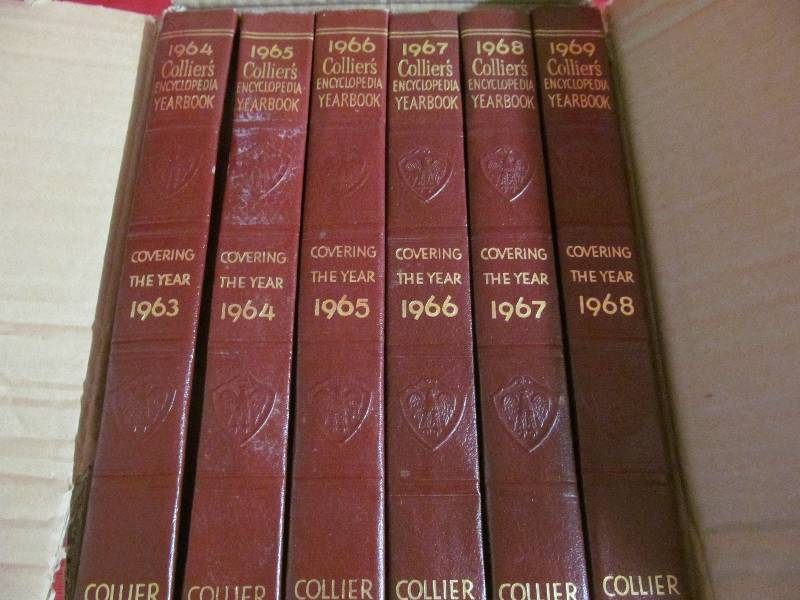 lot 39 image: Colliers Encyclopedia Yearbooks