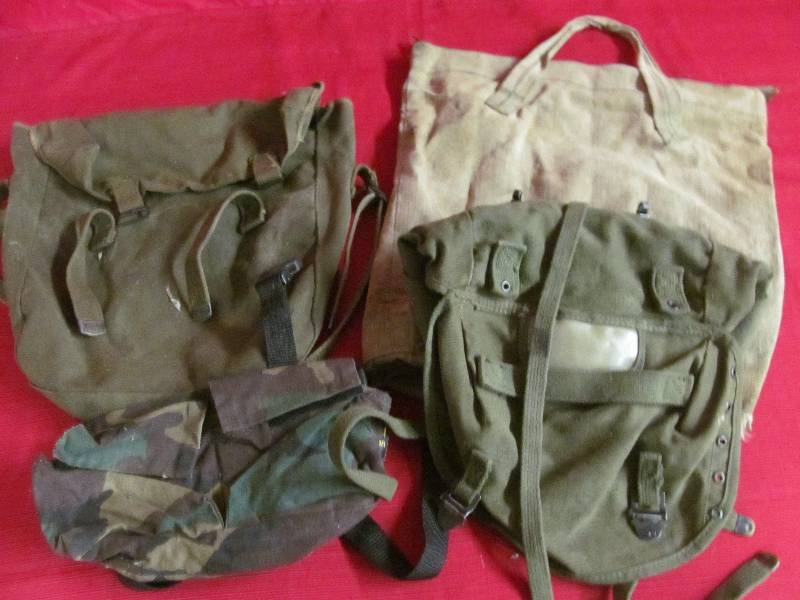 lot 49 image: Military Bags