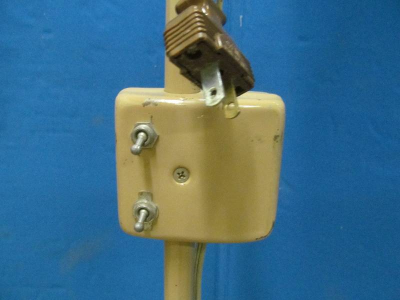 lot 61 image: Floor Lamp