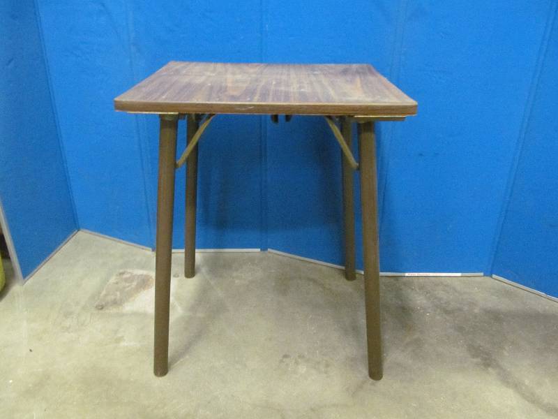 lot 62 image: Table