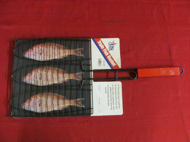 lot 74 image: Grilling Basket