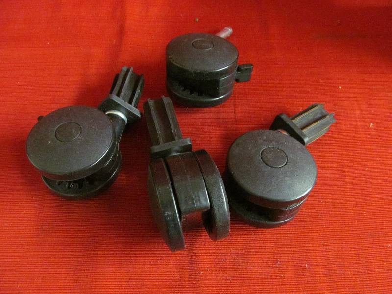 lot 79 image: Casters
