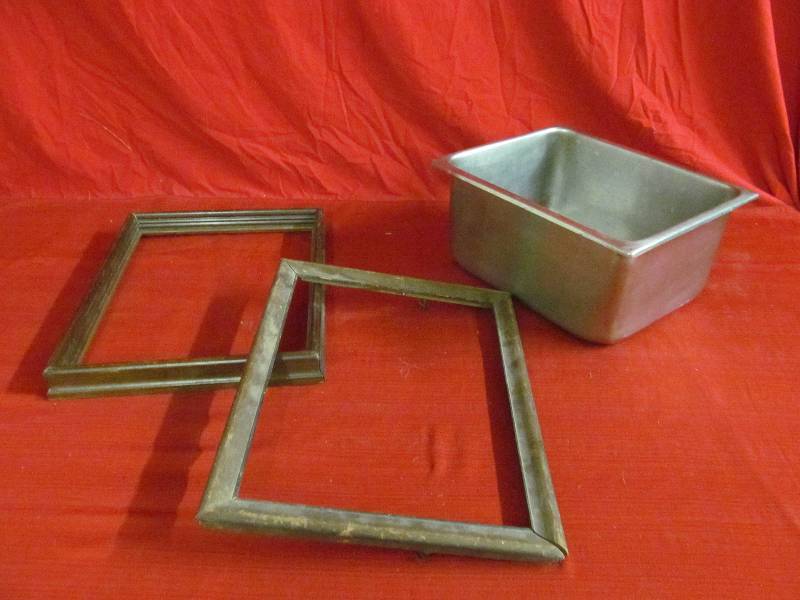 lot 89 image: Buffet Insert