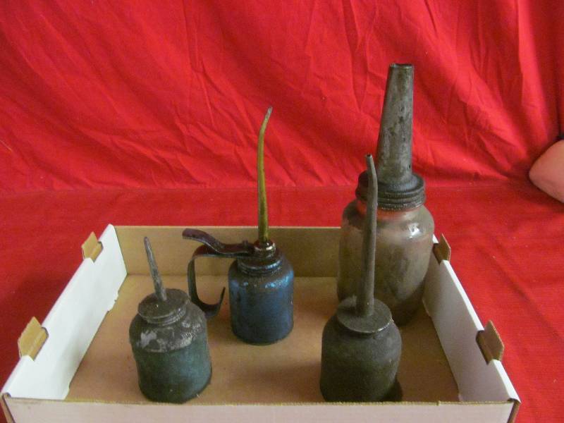 lot 137 image: Oil Cans