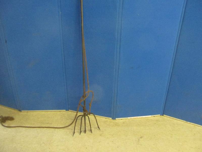 lot 139 image: Ice Spear