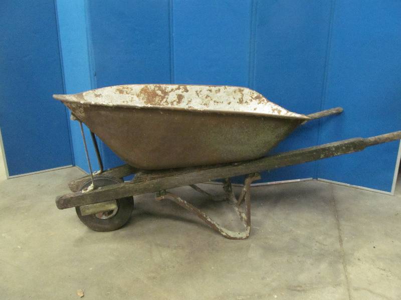 lot 171 image: Wheelbarrow