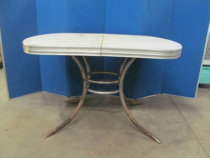 lot 172 image: Table