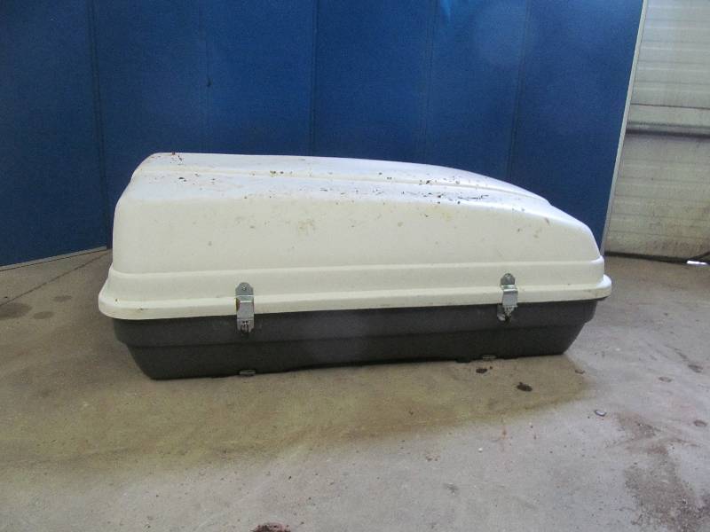 lot 177 image: Carrier