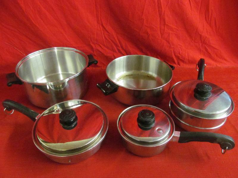 lot 178 image: Cookware