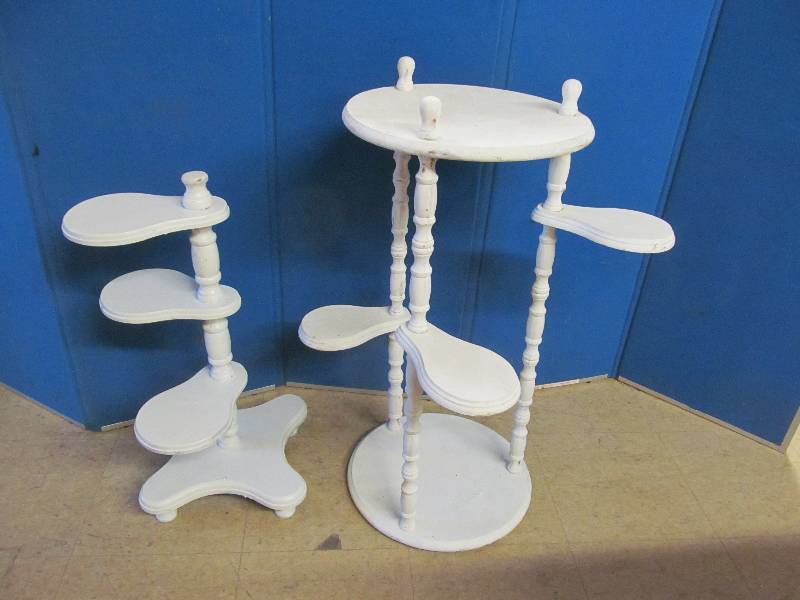 lot 187 image: Plant Stand