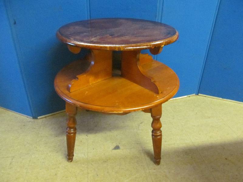 lot 192 image: Table