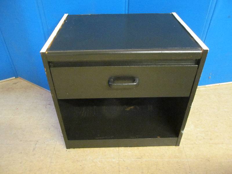 lot 200 image: Night Stand