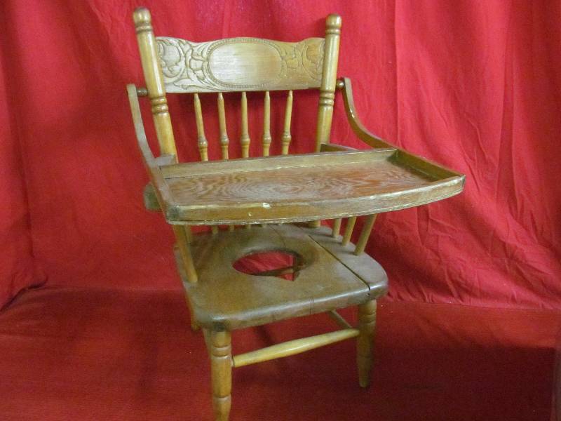 lot 214 image: Vintage Potty Chair