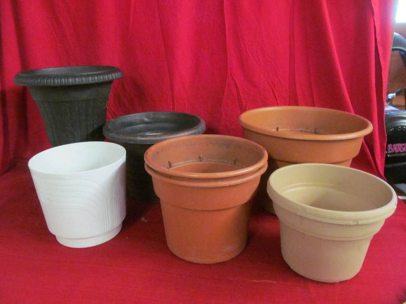lot 229 image: Planters
