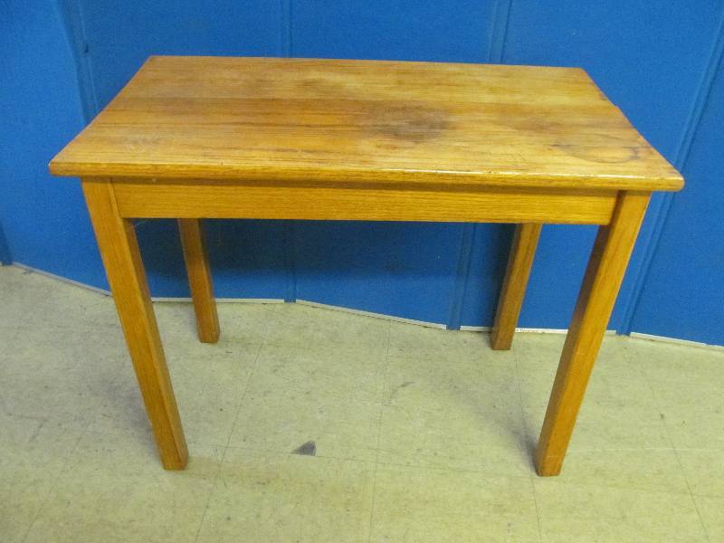 lot 241 image: Table