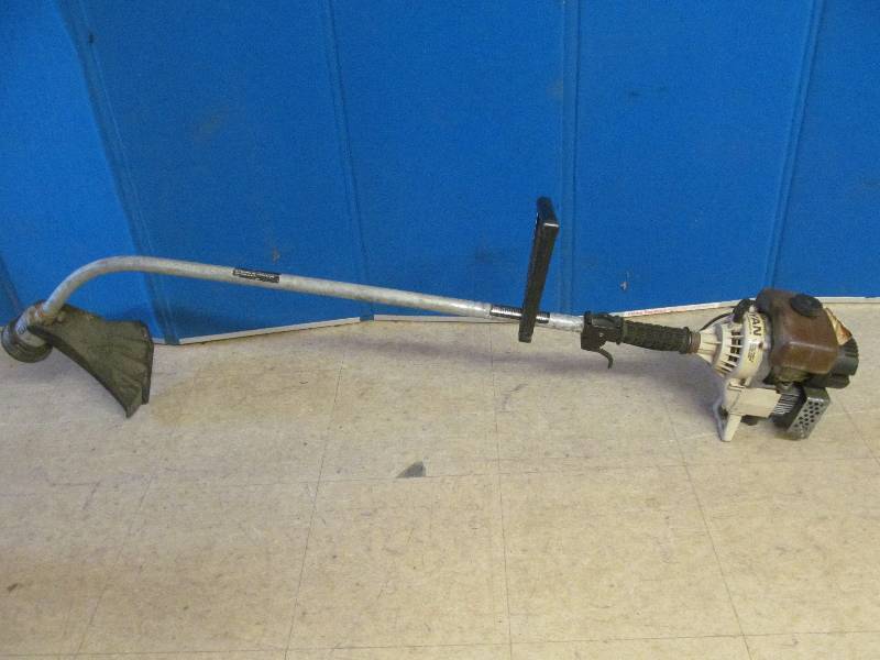 lot 242 image: Weed Trimmer