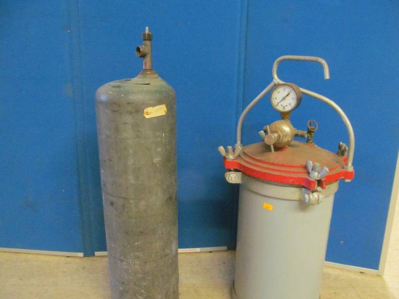 lot 254 image: Craftsman Tank