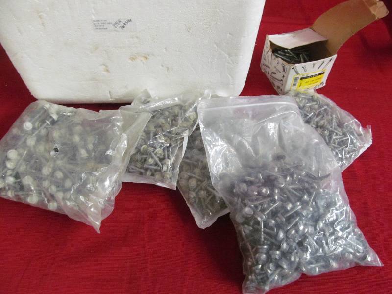 lot 257 image: Steel Building Screws