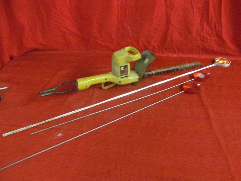 lot 264 image: Hedge Trimmer