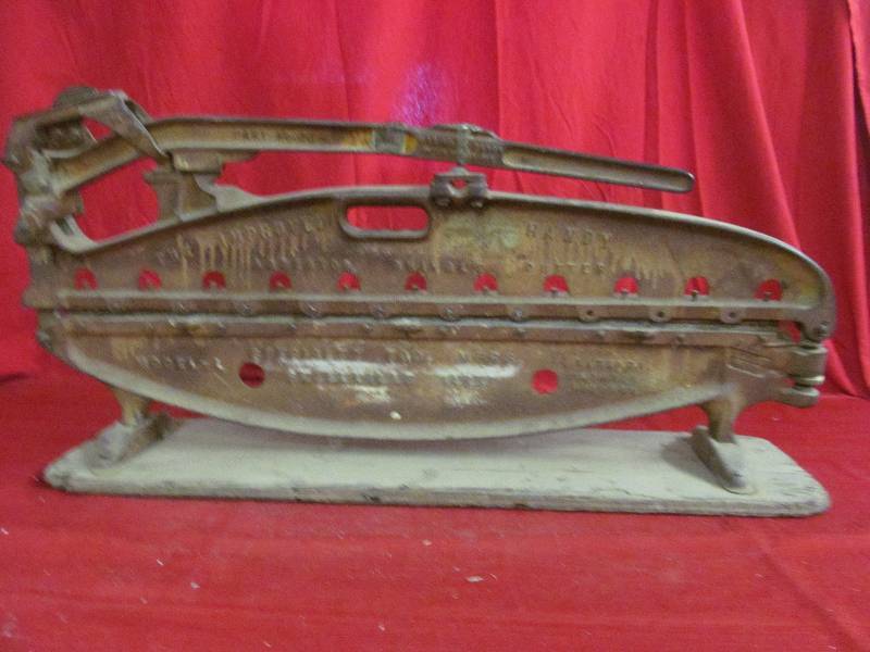 lot 276 image: Vintage Shingle Cutter