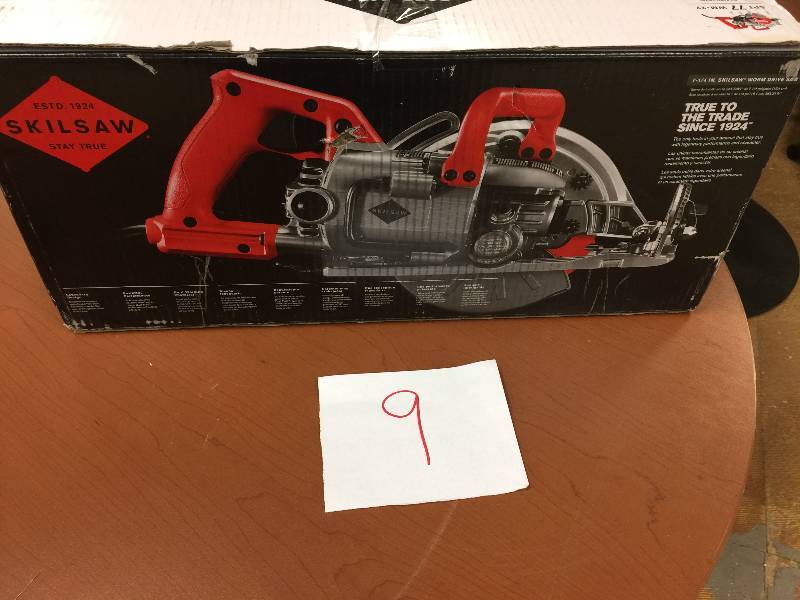 lot 9 image: Skill 15-amp 7-14 in. Magnesium SKILSAW Worm Drive Saw Model # SHD77M New