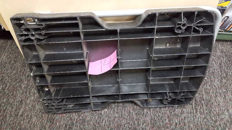 lot 14 image: Rubbermaid 4 wheel cart - new missing wheels