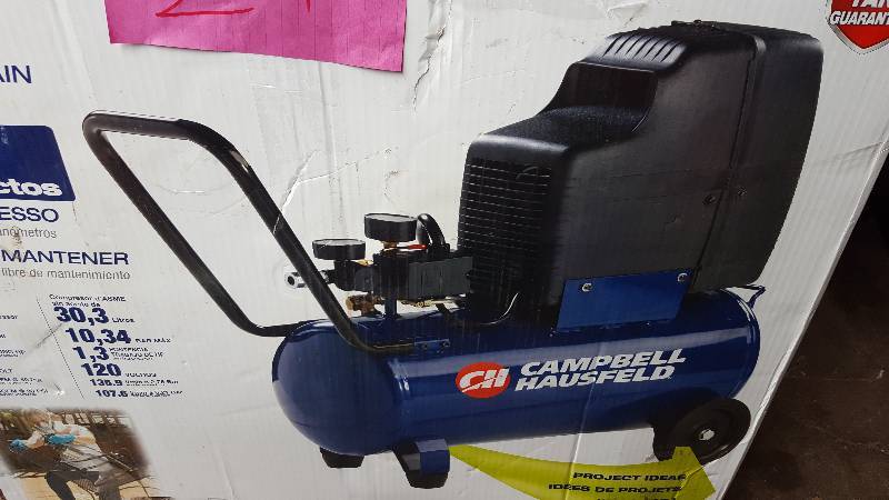 lot 21 image: CH  8 Gal Air Compressor in like new condition