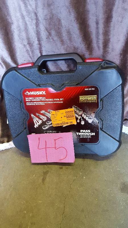 lot 45 image: Husky 54 PC Universal pass through mechanic tool set