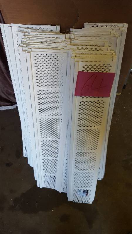 lot 64 image: Lot of 3 ft Snap in Gutter Guards Plastic New