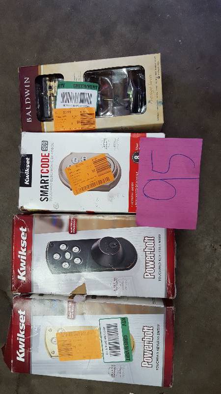 lot 95 image: Lot of Kwikset Door Hardware not inspected